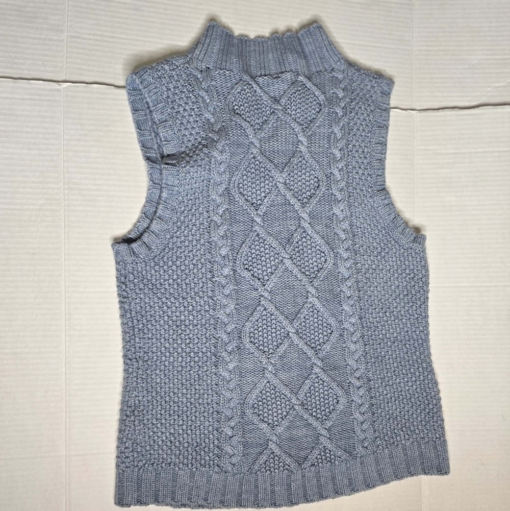 Leo & Nicole Cable Knit Sweater Vest - Picture 3 of 3